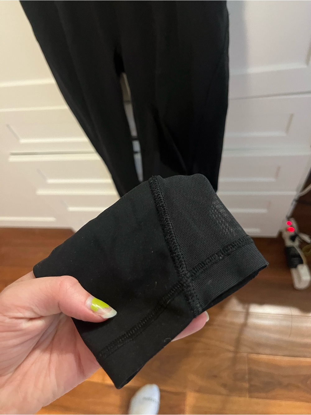 Lulu Mesh Slit Leggings - Picture 5 of 8